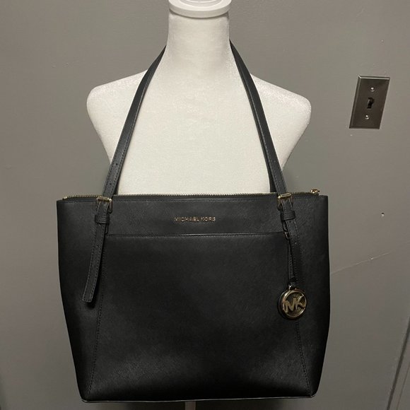 Michael Kors Handbags - Michael Kors Voyager Black Large Tote
